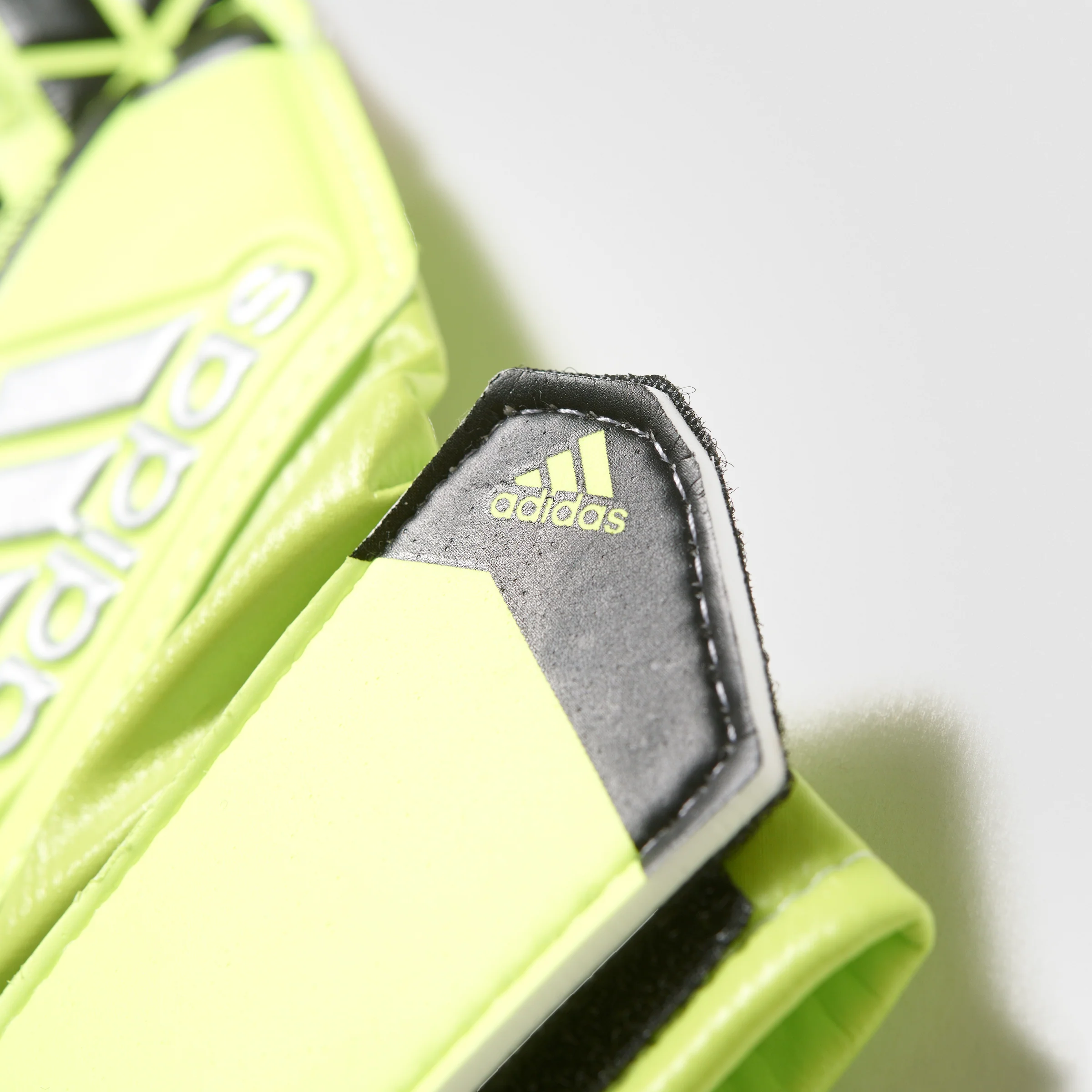 Adidas ACE Goalkeeper Gloves - Image 2